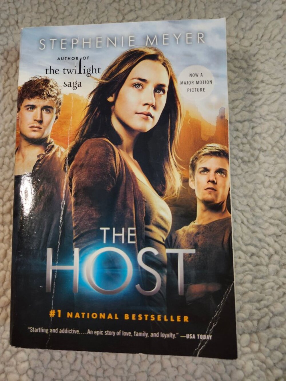 Stephenie Meyer The Host Paperback Back Bay Books Trade PB Movie Cover Preowned